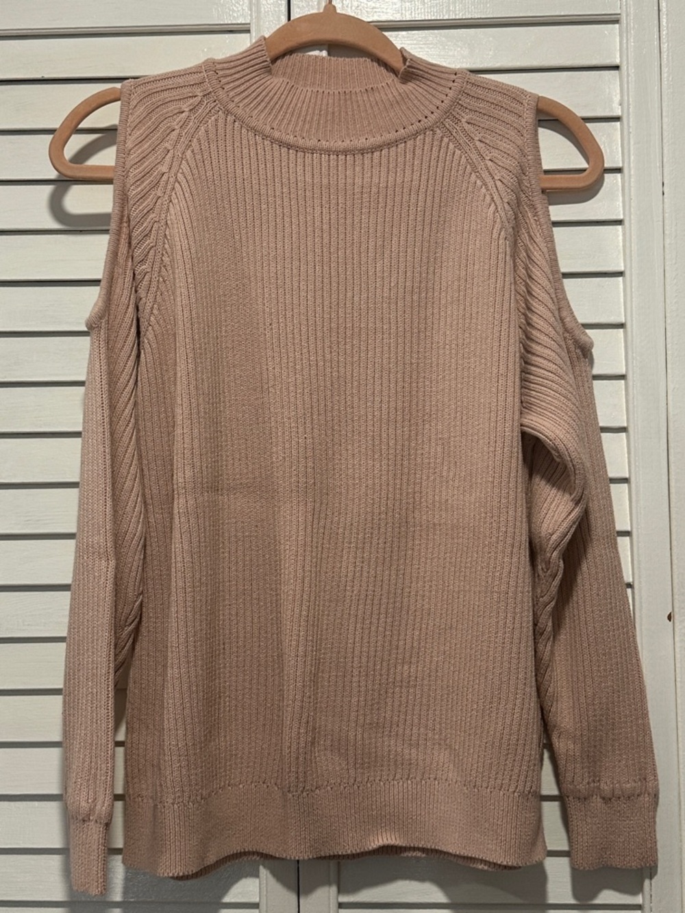 H&M Cold-Shoulder Ribbed Crew Sweater in Dusty Rose